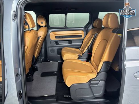 Used 2025 Volkswagen ID. Buzz Pro S Plus RWD image 27