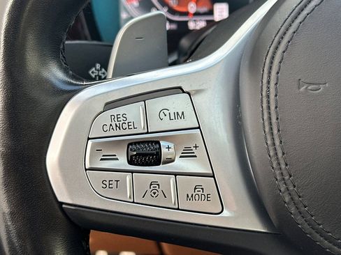 Used 2022 BMW 750i xDrive w/ Luxury Rear Seating Package image 29