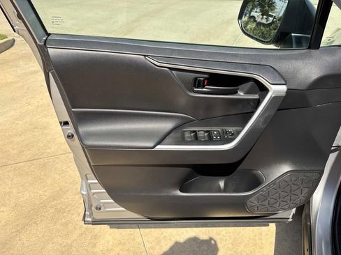 Used 2020 Toyota RAV4 LE image 22
