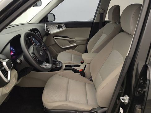 Used 2020 Kia Soul LX image 17