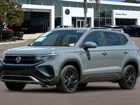 Used 2023 Volkswagen Taos SE w/ Black Wheel Package FWD image 8