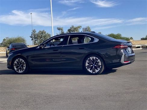 New 2025 BMW i5 xDrive40 w/ Premium Package image 8