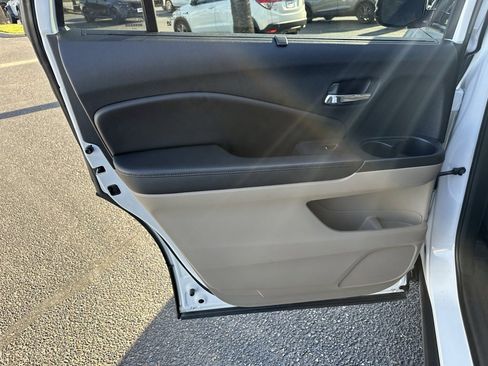 Used 2021 Honda Pilot Touring image 16