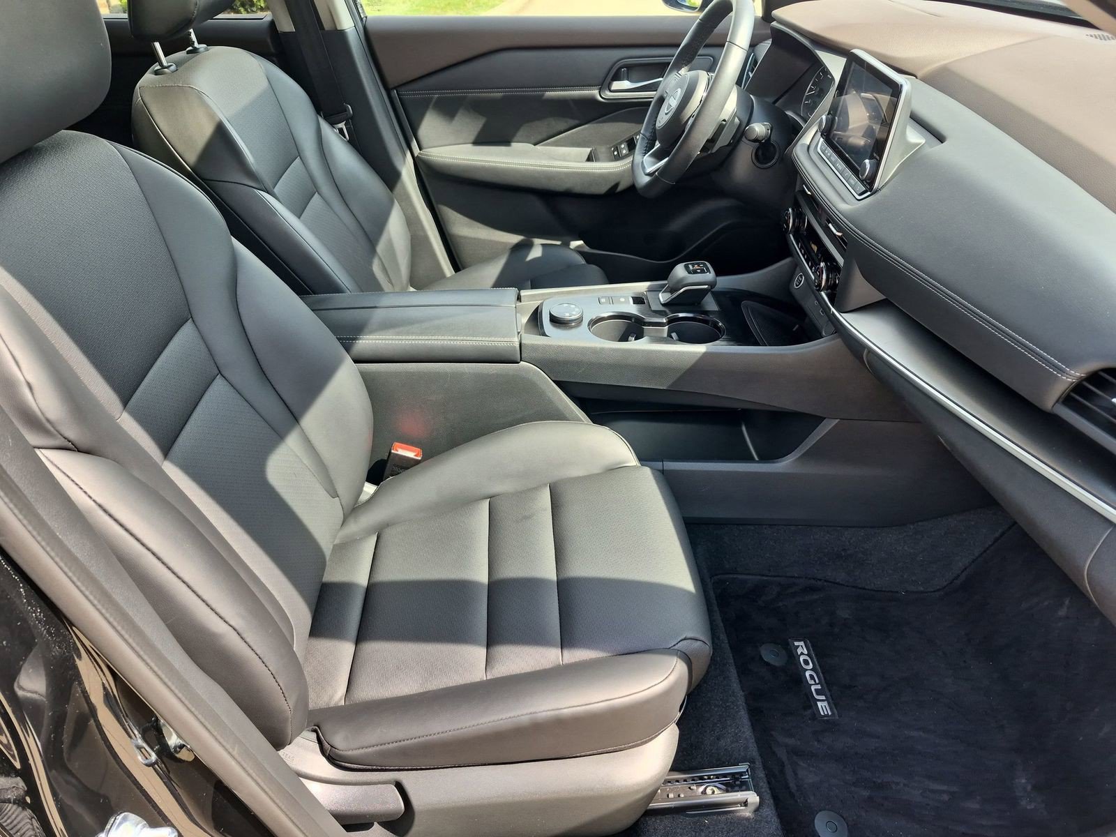 Certified 2023 Nissan Rogue SV w/ SV Premium B Package AWD/4WD image 37