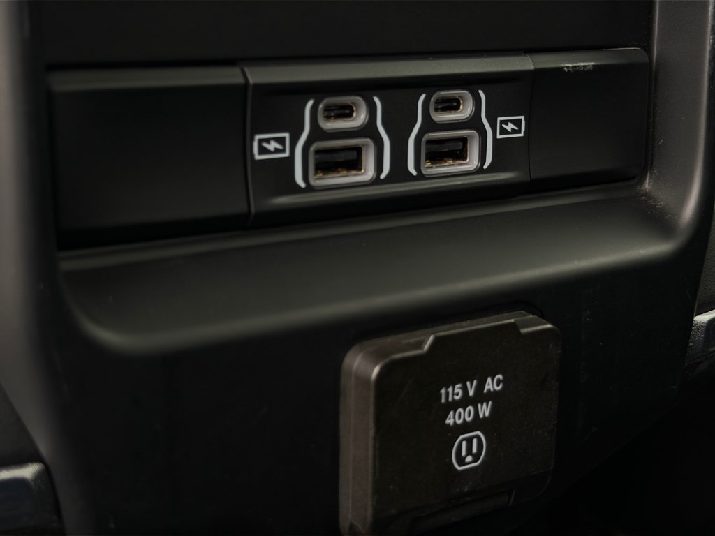 Used 2024 RAM 3500 Laramie w/ Towing Technology Group AWD/4WD image 19