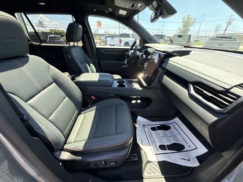 Certified 2025 GMC Acadia AT4 AWD/4WD image 29