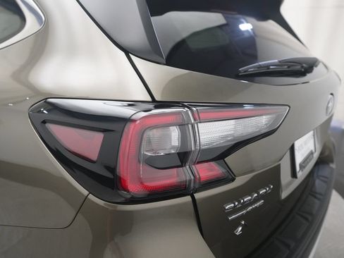 Used 2025 Subaru Outback Limited AWD/4WD image 33