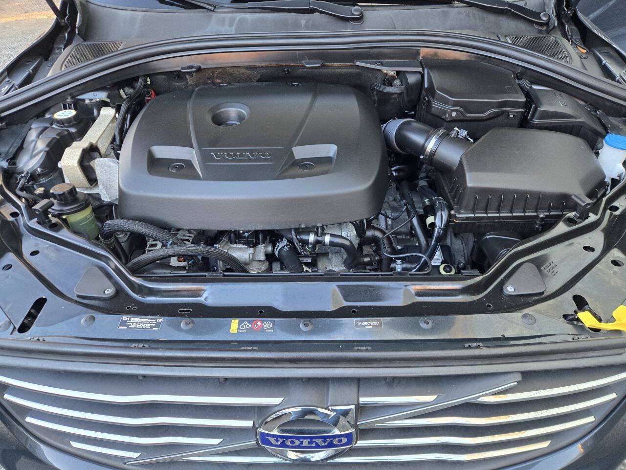Used 2015 Volvo XC60 T5 Premier w/ Proximity Package FWD image 13
