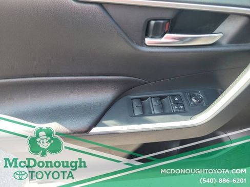 Used 2021 Toyota RAV4 XLE w/ Convenience Package AWD/4WD image 23