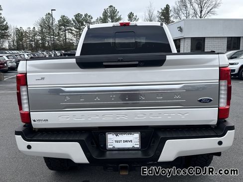 Used 2017 Ford F250 Platinum w/ Platinum Ultimate Package image 4