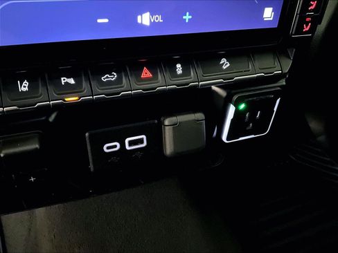 Used 2024 Chevrolet Silverado 2500 Custom w/ Custom Value Package image 31