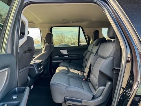 Used 2025 Ford Expedition Max Active AWD/4WD image 22
