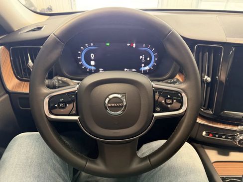 Used 2024 Volvo XC60 B5 Plus AWD/4WD image 27