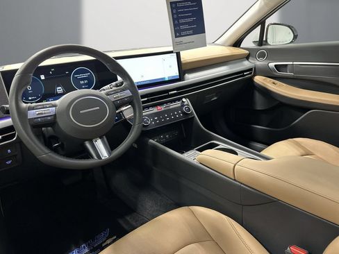 Certified 2025 Hyundai Sonata Limited FWD image 14