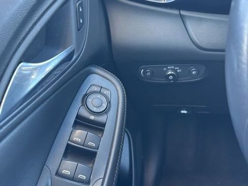 Used 2023 Buick Encore GX Select image 18