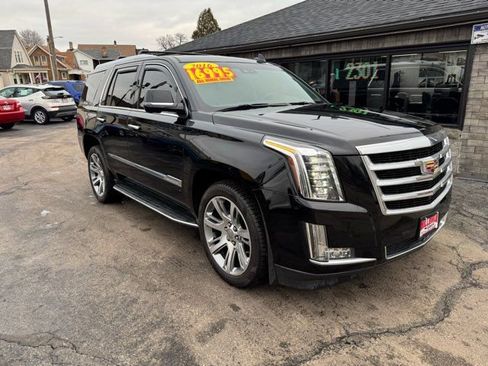 Used 2016 Cadillac Escalade Luxury image 1
