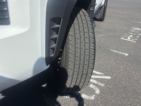 Used 2024 Toyota Tacoma TRD Off-Road w/ TRD Off Road Premium Package image 4