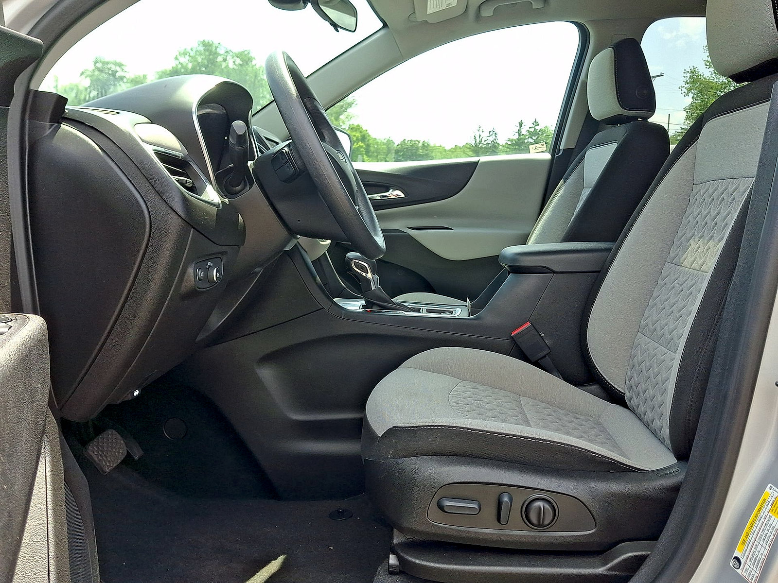 Used 2022 Chevrolet Equinox LT FWD image 11