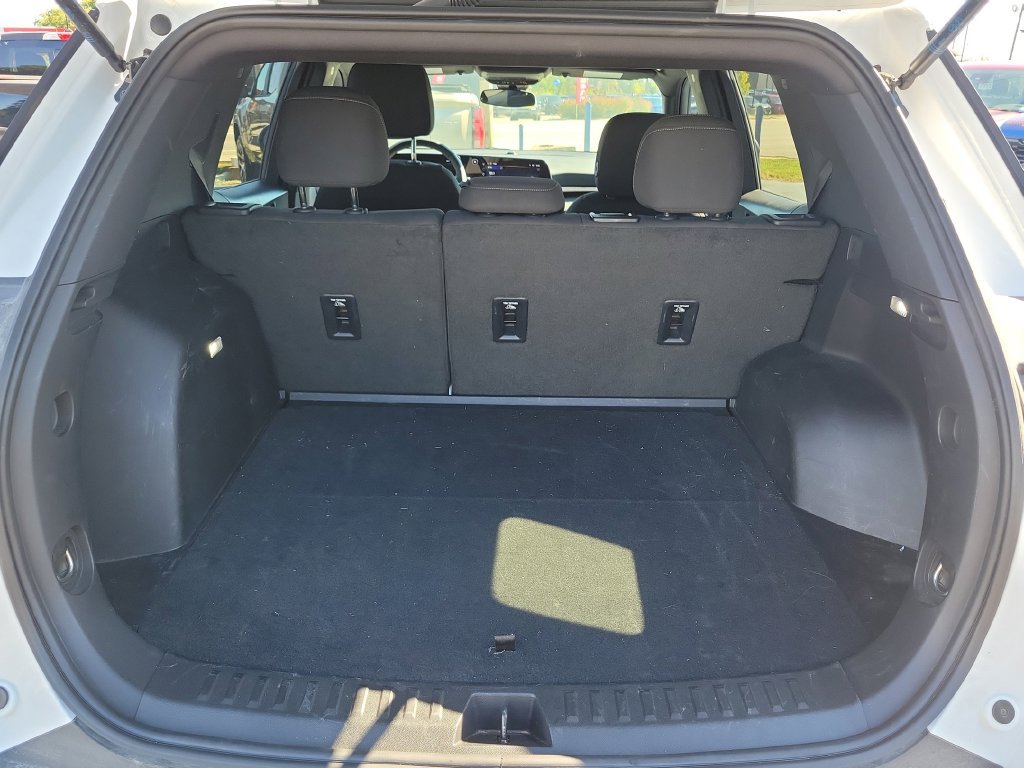 Used 2025 Chevrolet Equinox LT FWD image 12