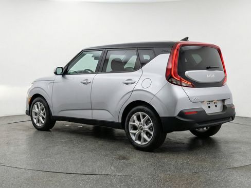 Used 2025 Kia Soul LX w/ LX Technology Package image 6