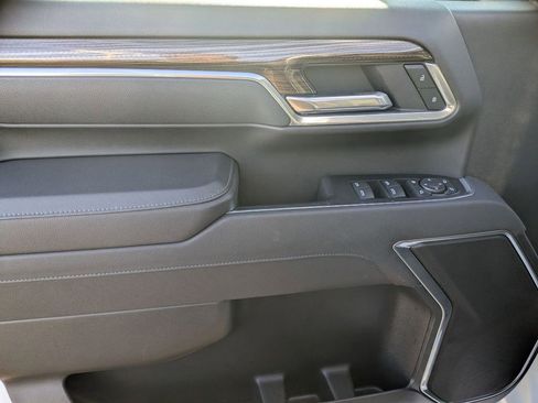 Used 2025 Chevrolet Silverado 2500 LT w/ Trail Boss Package image 9