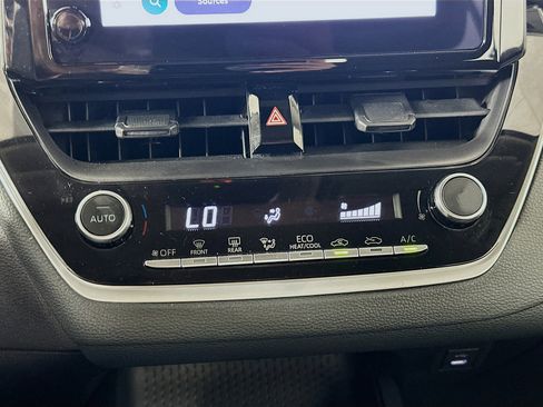 Used 2025 Toyota Corolla LE image 22