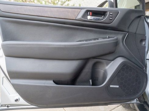 Used 2016 Subaru Outback 3.6R Limited AWD/4WD image 7