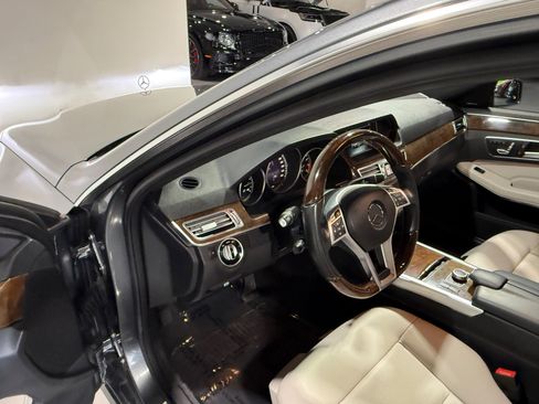 Used 2016 Mercedes-Benz E 350 4MATIC Sedan image 16