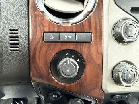 Used 2016 Ford F250 Lariat w/ Lariat Interior Package AWD/4WD image 24