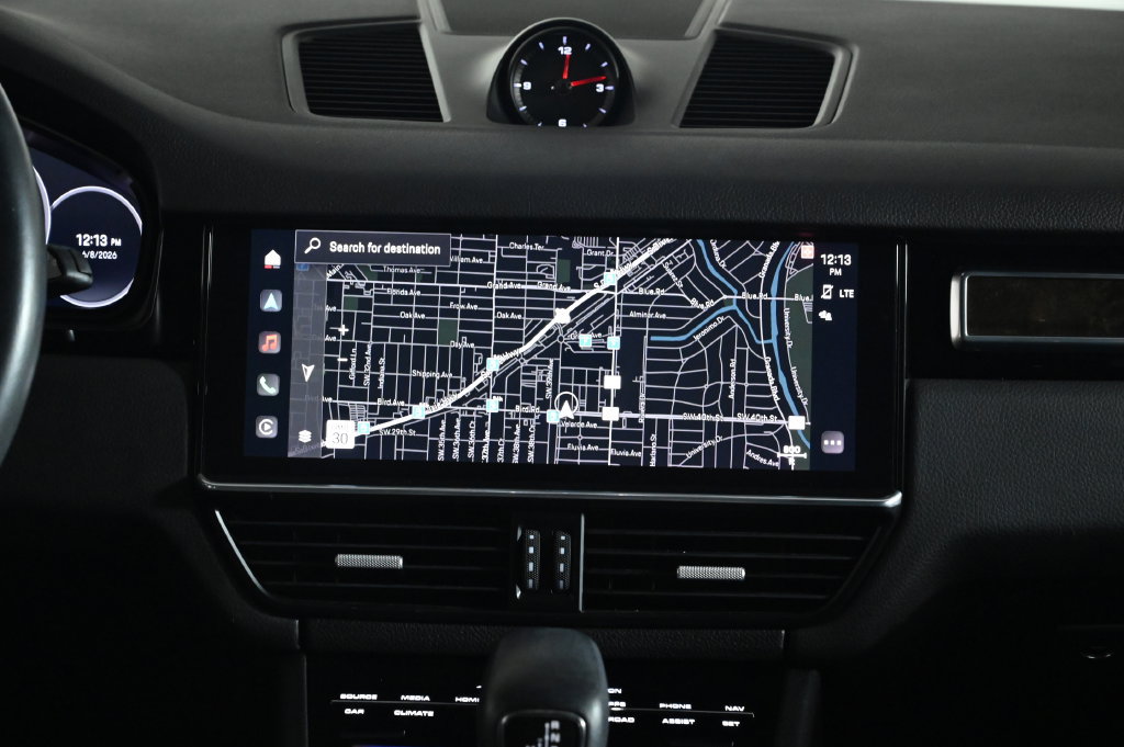 Used 2023 Porsche Cayenne w/ Premium Package AWD/4WD image 14