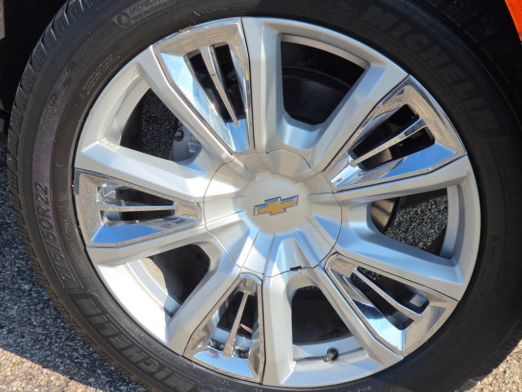 Used 2021 Chevrolet Suburban High Country w/ Premium Package AWD/4WD image 20