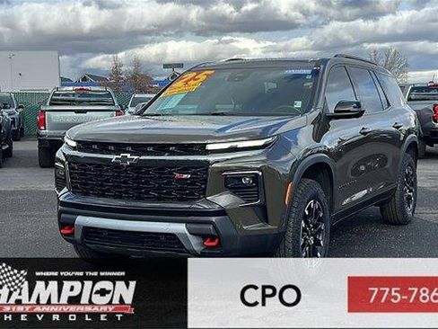 Certified 2025 Chevrolet Traverse Z71 w/ Enhanced Driving Package image 1