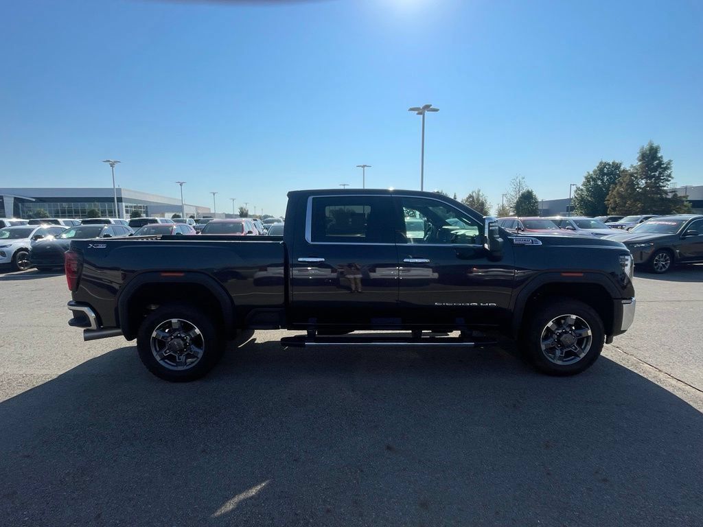 Used 2025 GMC Sierra 2500 SLT w/ SLT Premium Package AWD/4WD image 5