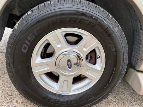 Used 2005 Ford Expedition Eddie Bauer RWD image 23