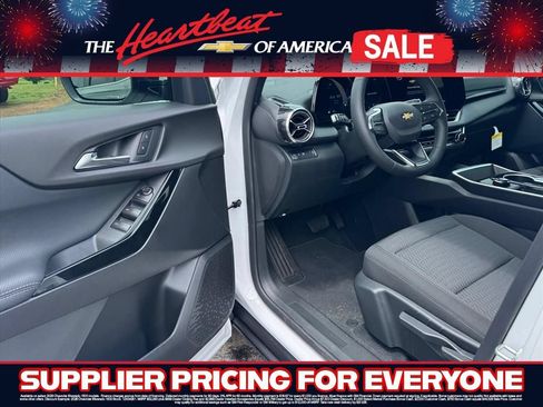 New 2026 Chevrolet Equinox LT w/ Safety and Technology Package FWD image 10