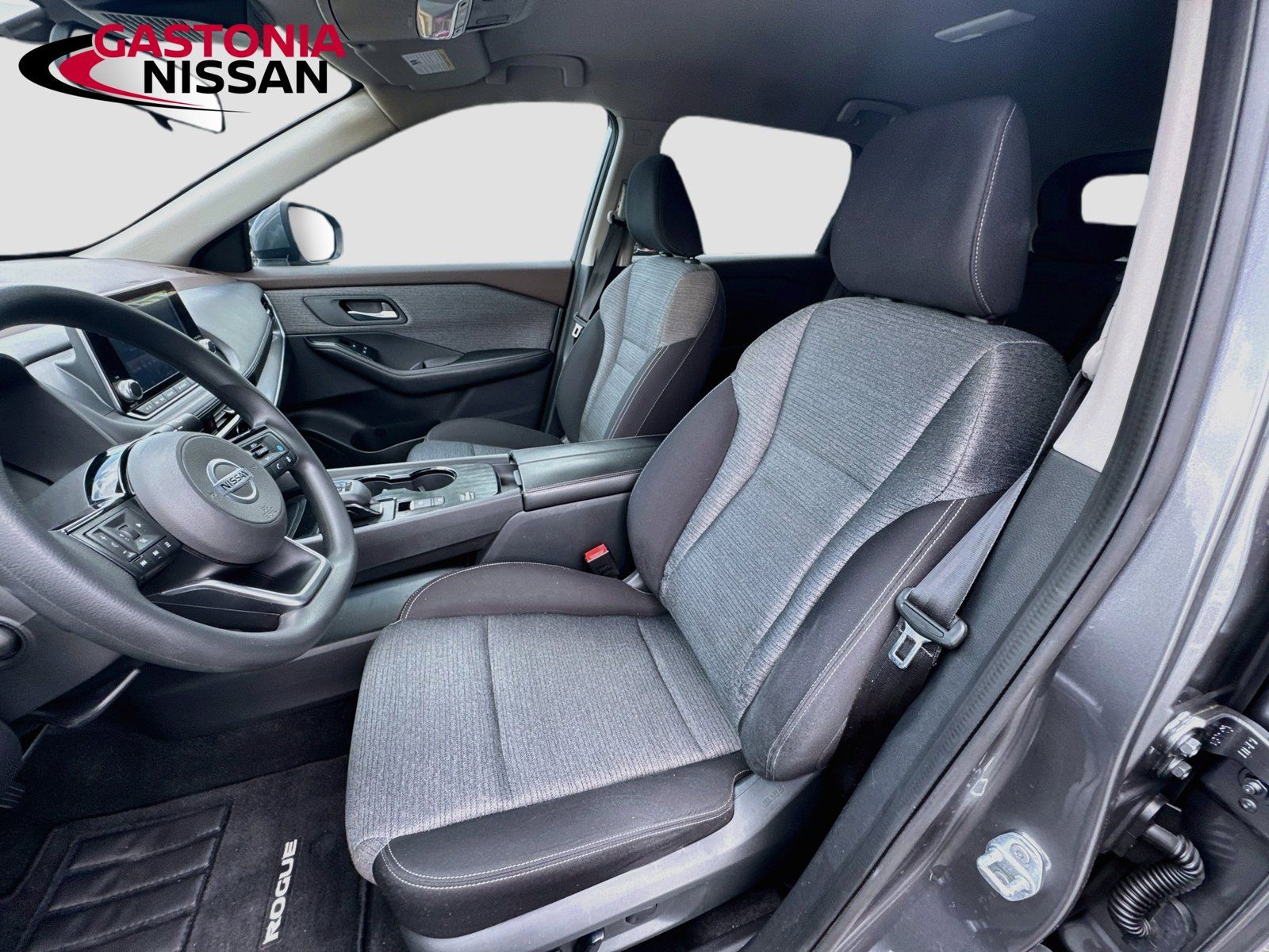 Used 2021 Nissan Rogue SV FWD image 26