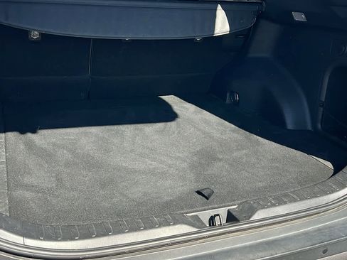 Used 2019 Toyota RAV4 Limited image 27