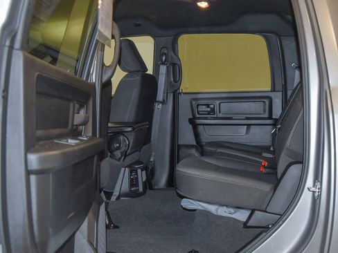 Used 2024 RAM 2500 Tradesman w/ Chrome Appearance Group AWD/4WD image 6