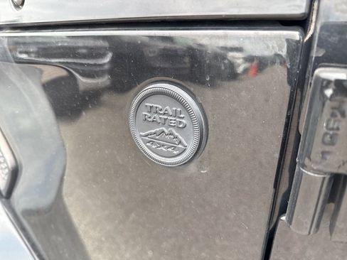 Used 2021 Jeep Gladiator Overland w/ Popular Equipment Package image 12