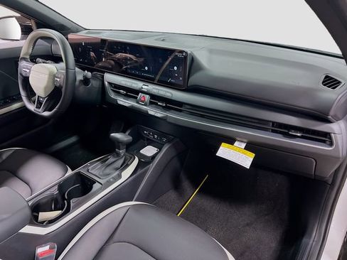 New 2025 Kia K4 GT-Line w/ GT-Line Premium Package image 30