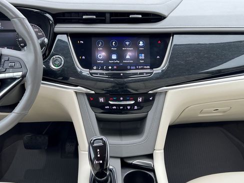 Used 2020 Cadillac XT6 Premium Luxury w/ LPO, Floor Liner Package image 18