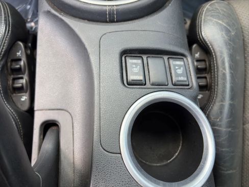 Used 2009 Nissan 370Z Touring RWD image 17