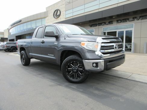 Used 2017 Toyota Tundra SR5 AWD/4WD image 15