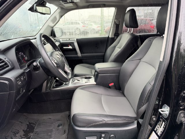 Used 2022 Toyota 4Runner SR5 Premium w/ Moonroof Package AWD/4WD image 15