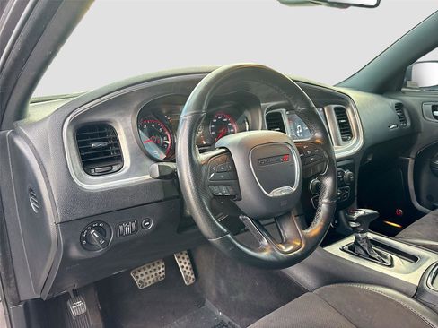 Used 2017 Dodge Charger R/T RWD image 9