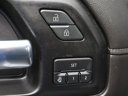 Used 2020 GMC Sierra 1500 SLT image 15