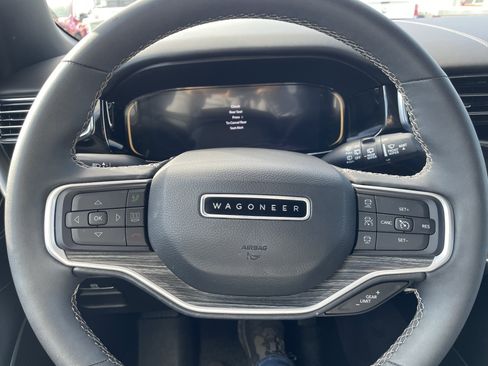 Used 2023 Jeep Wagoneer Series III w/ Preferred Equipment Group image 11