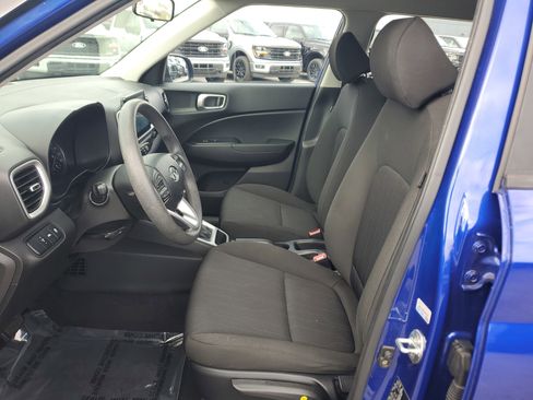 Used 2021 Hyundai Venue SE image 11