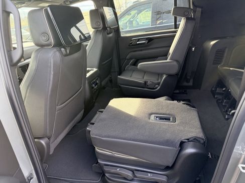 New 2026 Chevrolet Suburban Premier image 31