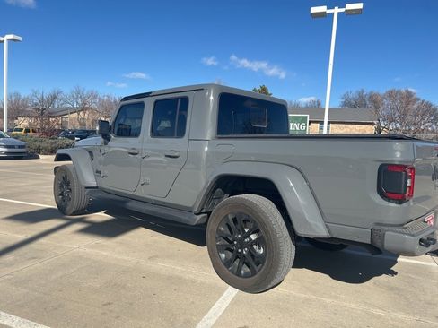 Used 2022 Jeep Gladiator Overland image 5